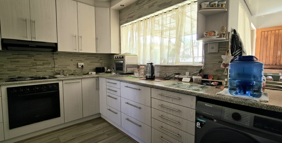 4 Bedroom Property for Sale in Uitsig Free State